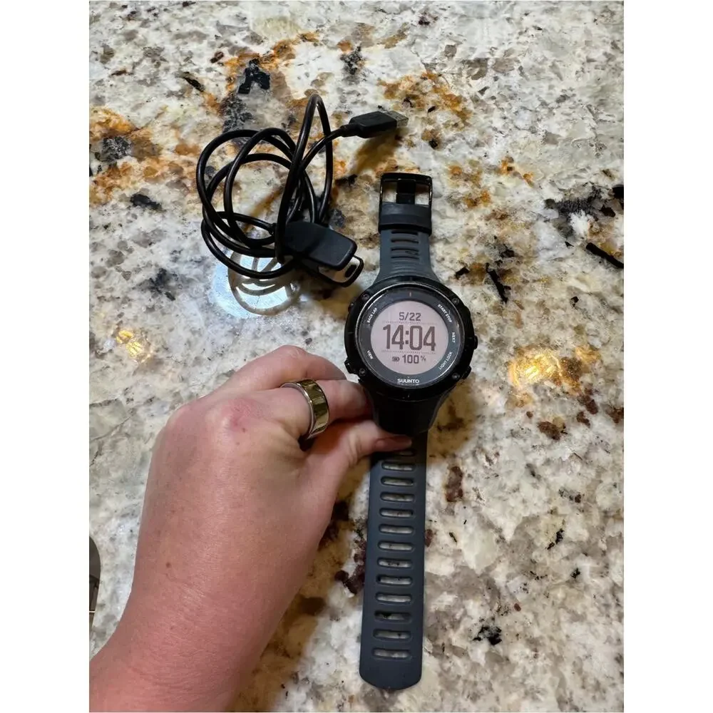 Suunto Ambit3 Peak Black GPS Multisport Watch OW143 + Charger